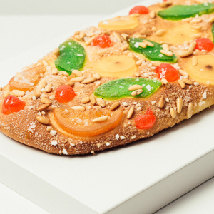 Coca de fruta confitada
